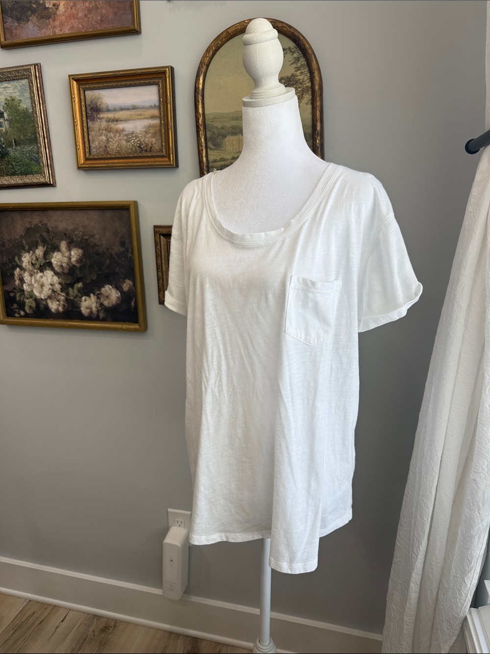 a.n.a Cream Scoop Neck Pocket Short Sleeve Tee